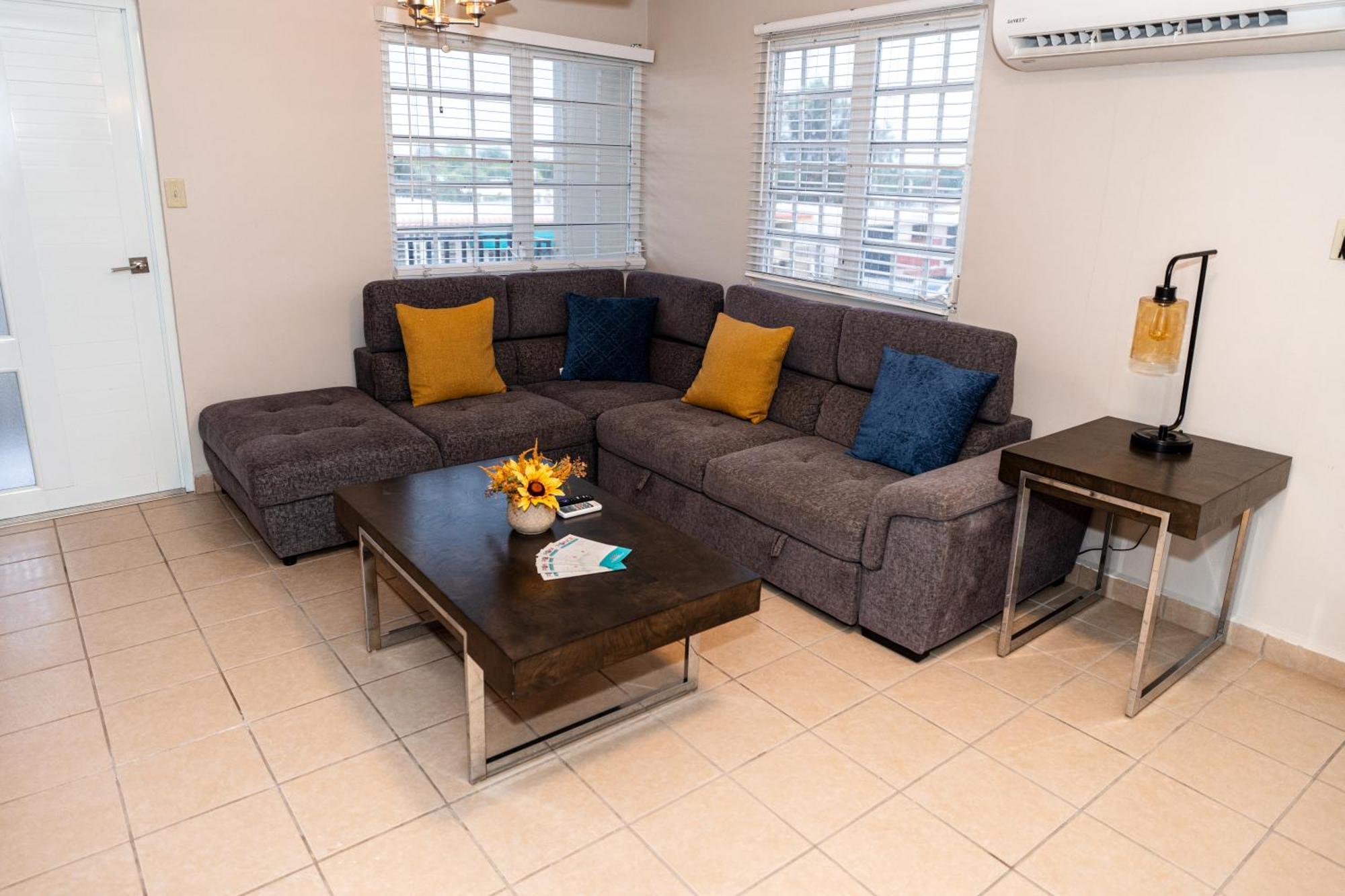 폰세 Luxury Retreat With Private Jacuzzi And Mountain Views Free Parking 아파트 외부 사진