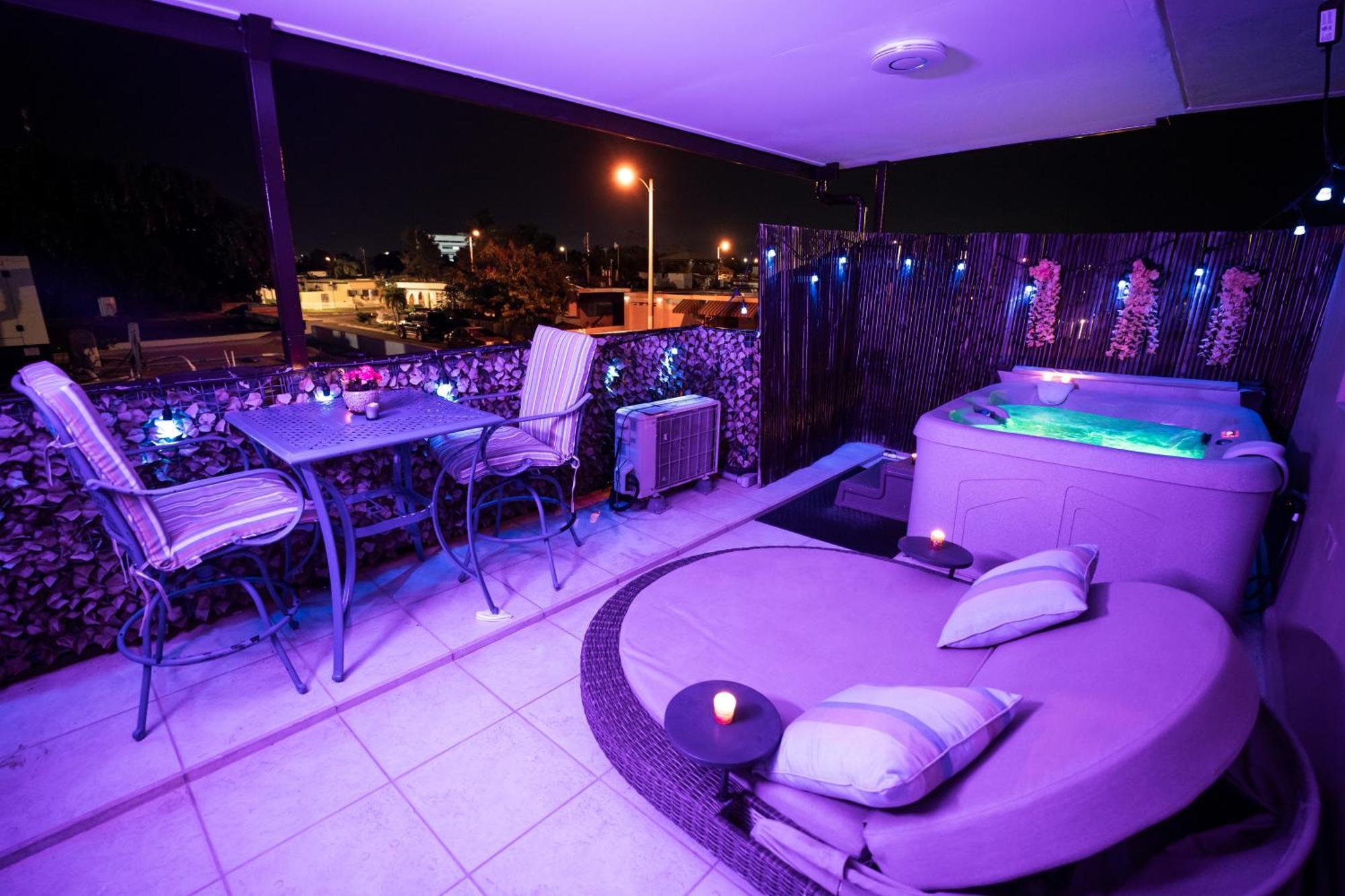 폰세 Luxury Retreat With Private Jacuzzi And Mountain Views Free Parking 아파트 외부 사진